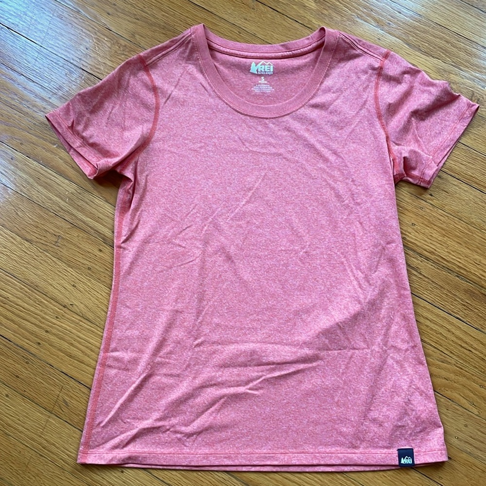 REI active tee